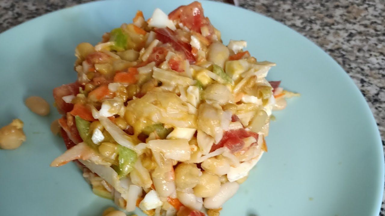 Salpicón de legumbres con palitos de cangrejo, fácil y rico con Thermomix