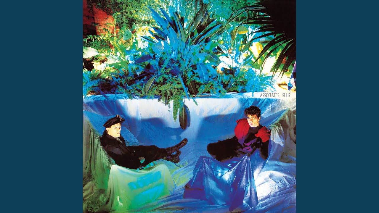 在 YouTube 上观看 Skipping (2000 Remaster) 在 YouTube 上观看 Skipping (2000 Remaster)