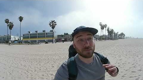 Microthesis: Snap Spectacles Failed Because Being Cool Doesn