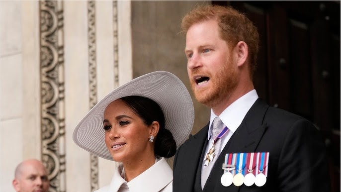 No red carpet': Harry and Meghan booed at royal event - YouTube