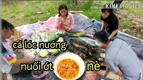 Cá lóc nướng chấm muối ớt.