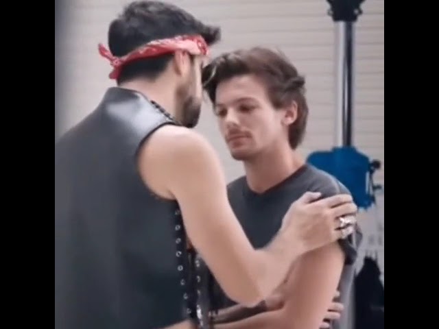 Harry Styles jealous of the intimate moment between Louis and photographer | Larry Stylinson Jealous