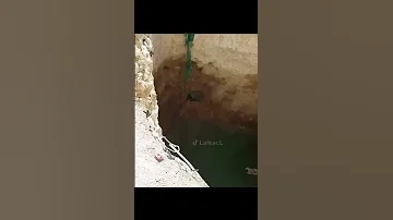 Вот какие тайны это огромная змея таится в земле
