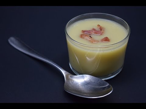 delicious-cauliflower-soup-with-leek-and-bacon