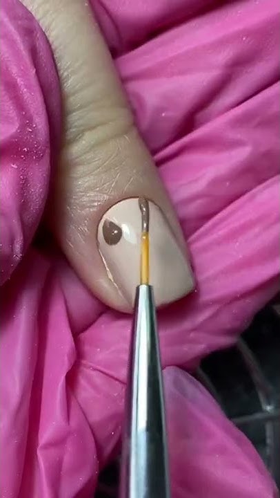Как сделать чистый маникюр и нанести гель лак под кутикулу #маникюр # ...