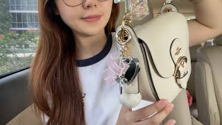 [ASMR] what’s in my bag + car tapping n scratching🚗 no talking