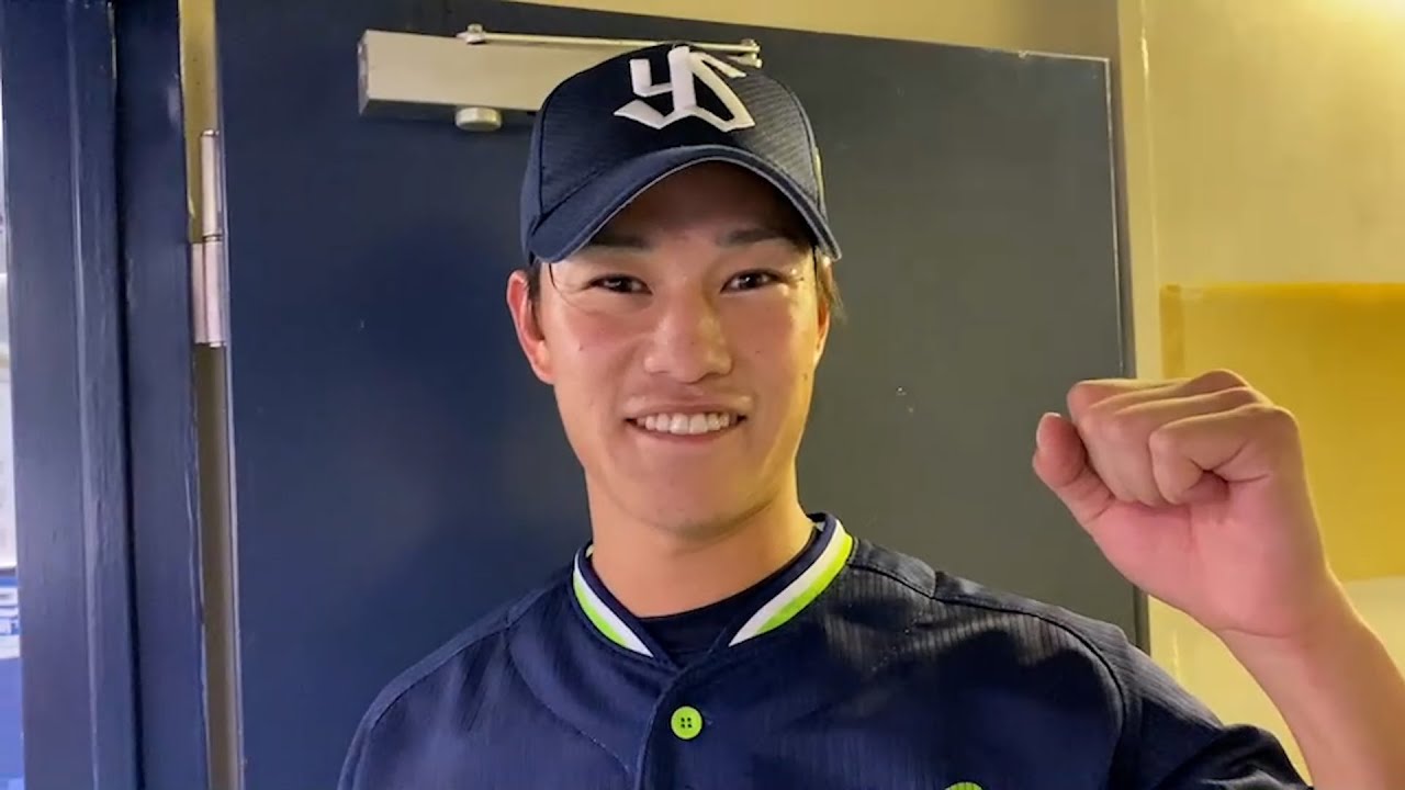 東京ヤクルトスワローズ高橋奎二投手 初勝利記念 直筆サイン入りフォト‼️✨ 勝利のハイタッチ映像！】高橋奎二投手が日本シリーズでプロ初完封