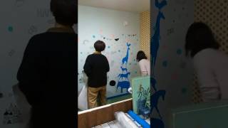 ＫＡＢＥＹＡのキッズルームにウォールステッカー