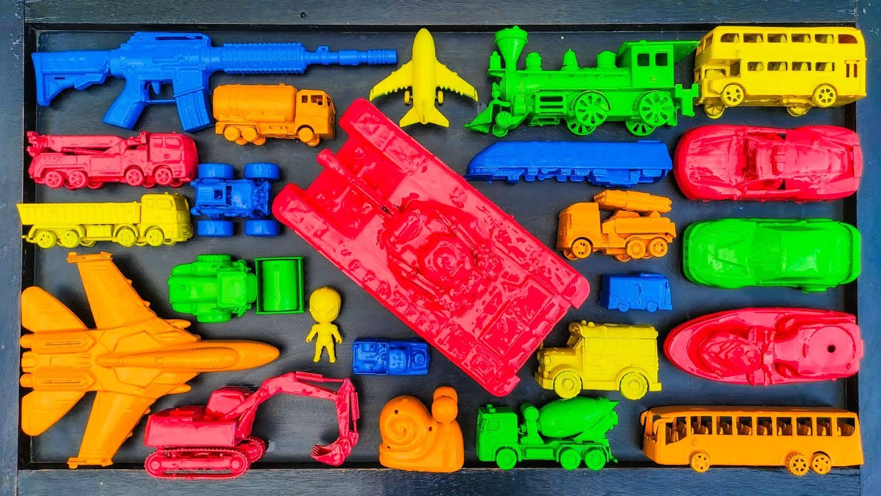 Membersihkan Mainan Mobil Balap, Bus Telolet, Kereta Api, Truk Molen, Tank Baja, Beko Excavator.