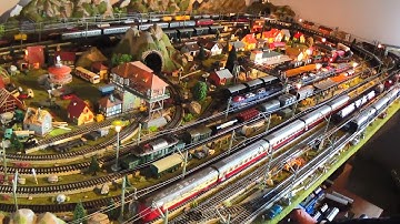 Märklin H0  M-Gleis-Nostalgie-Anlage 60/70er Jahre .  Analog gesteuerter Mehrzugbetrieb. Modellgleis