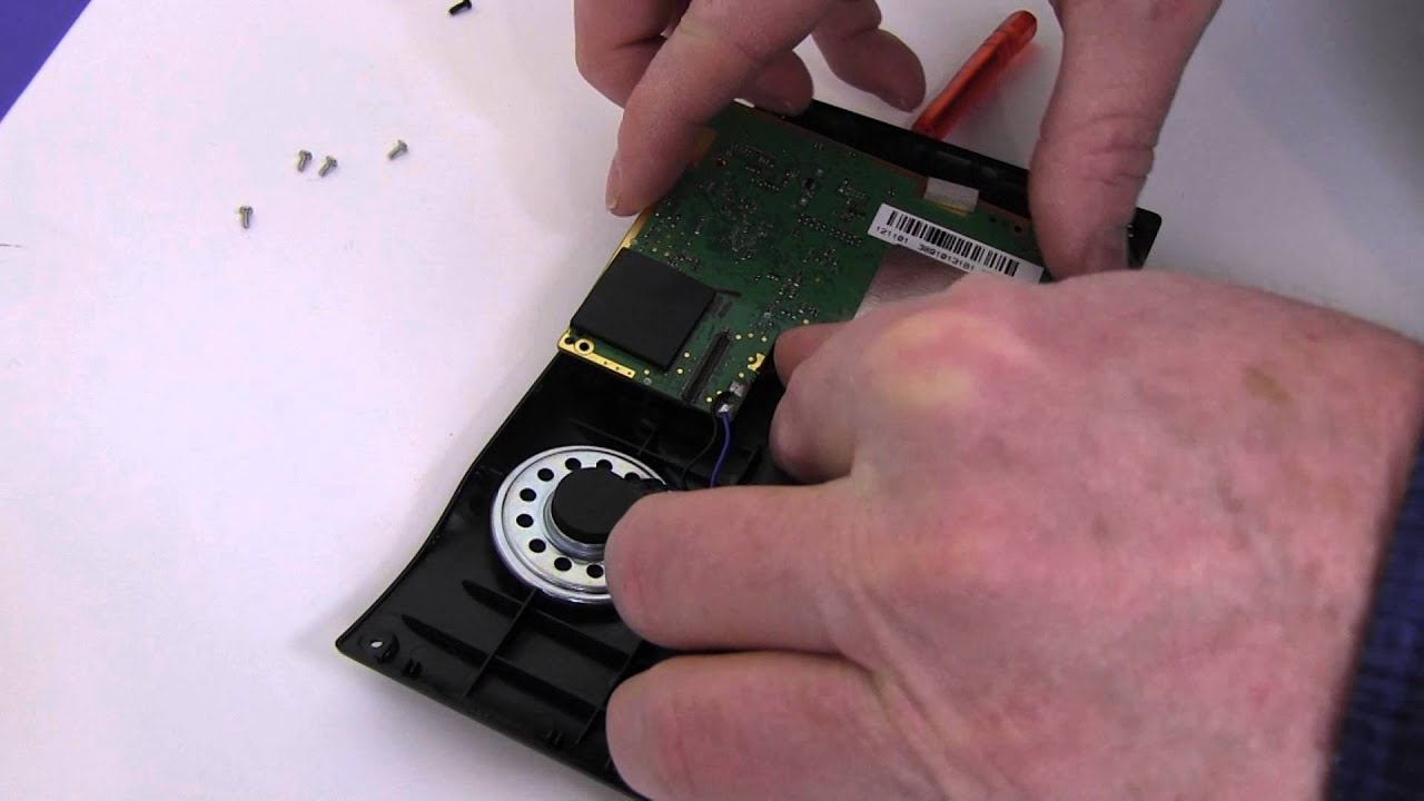 How to Replace Your Garmin Nuvi 58LM Battery - YouTube