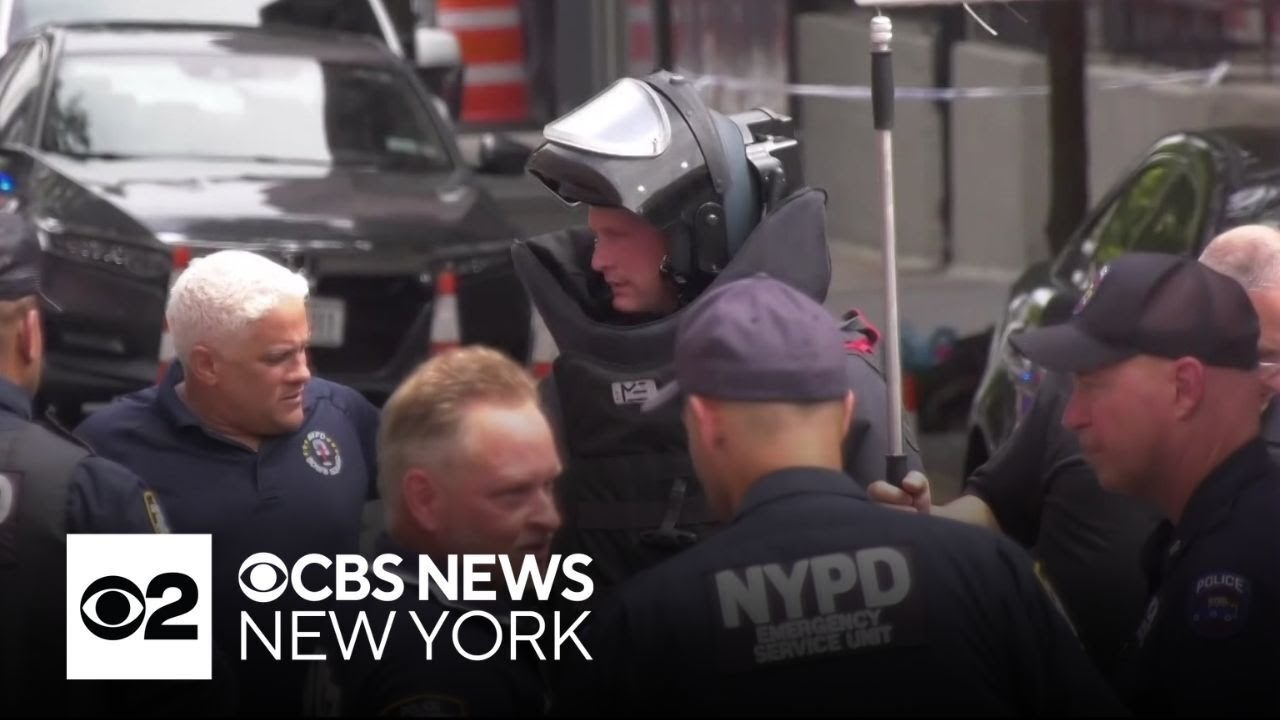 Bomb scare outside NYPD station house under investigation