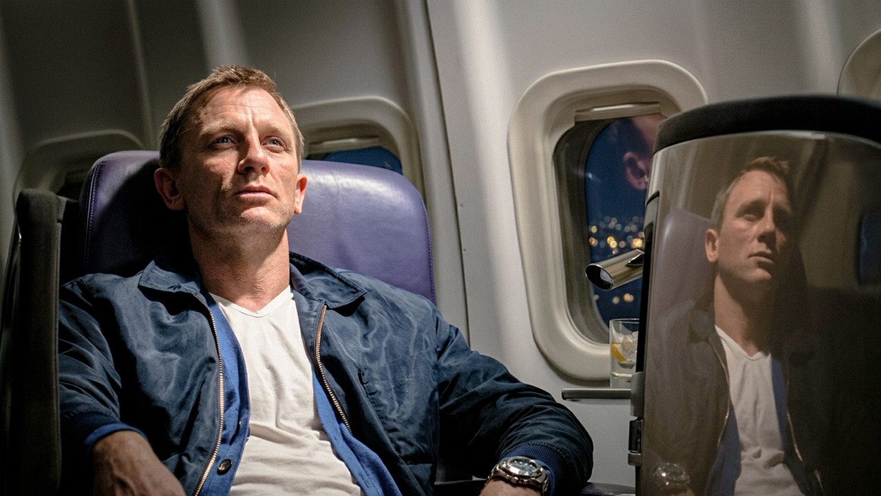 DANIEL CRAIG – Fame Can’t Obliterate the Shadows of the Past (2008): His Darkest Summer