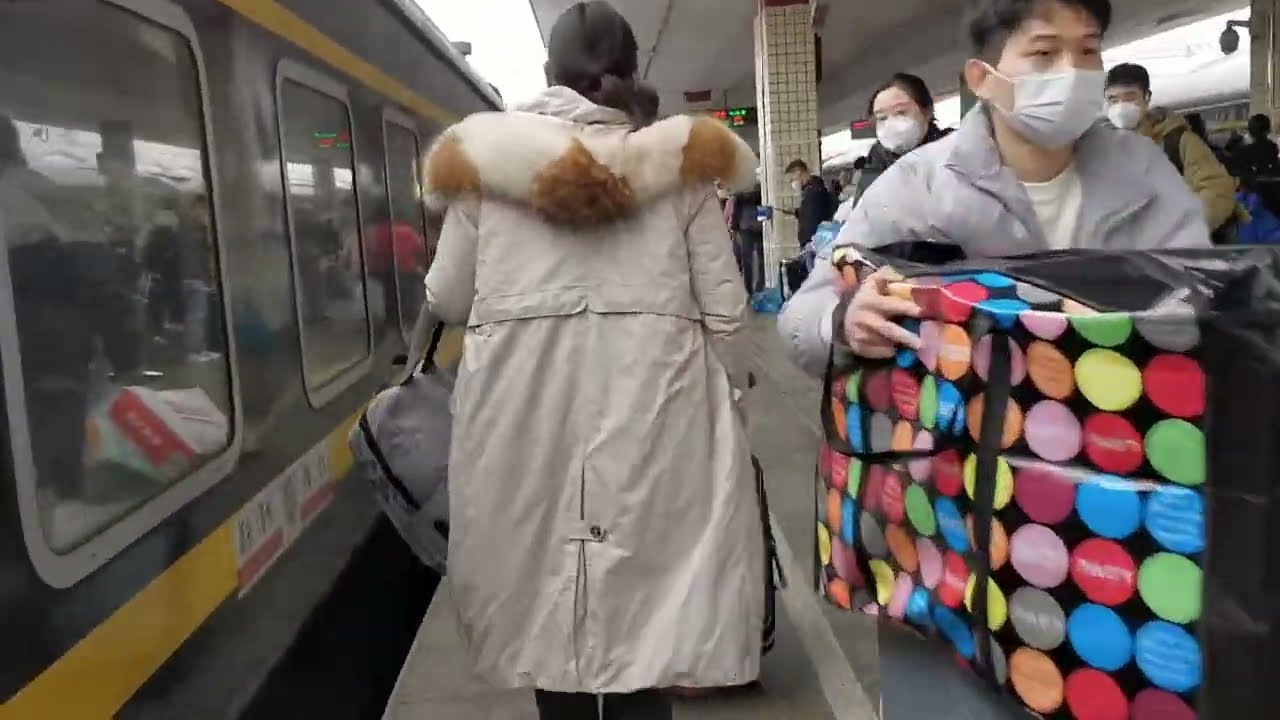 Changsha to Yueyang: Slow Train Through Winter‘s Dongting Plain | 9 Jan 2023