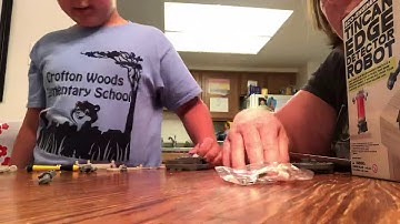 Time Lapse : building our epic tin can robot that detects edges.