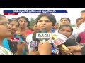 Trupti Desai enters Haji Ali dargah