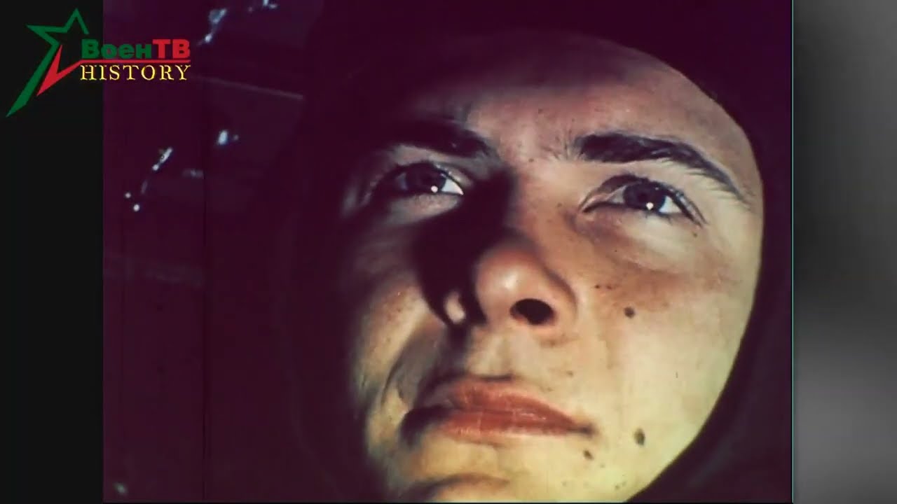 Анна Ахматова - Мужество (Час пробил) - YouTube