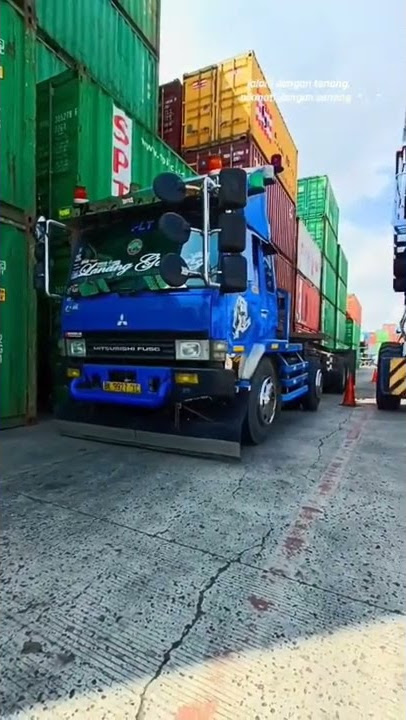story wa truk mitsubishi fuso #shorts #story #quotes #trukfuso