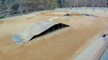 Tamiya Plasma Edge II runs on a track.