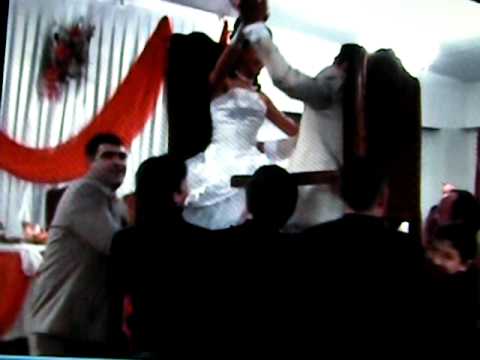 სკამებით ცეკვა