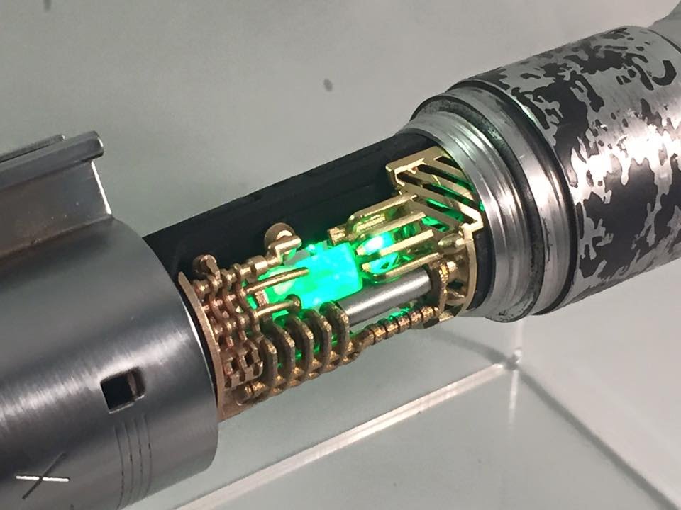 SolosHold Luke Skywalker ROTJ V2 Custom Star Wars FX Lightsaber Crystal Reveal CF7.5