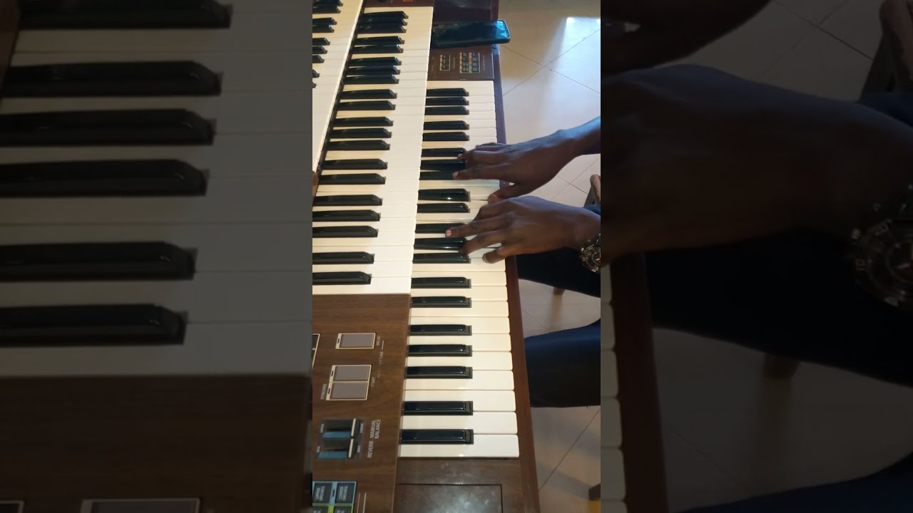 BWANA UTUHURUMIE BY MKOMAGU(SUBSCRIBE)