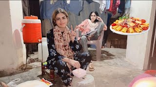 Habiba K School Me Khany Ki Party Me Ma Ny Or Bisma Ny Microni 🤪Bni Habiba K Sth Ik Mzk Kiya😬