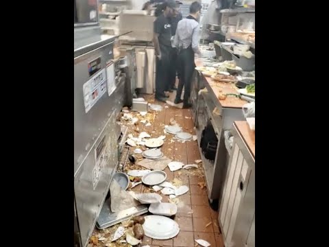 Cheddars Scratch Kitchen Employee Lose lt, Then Quit