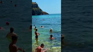 Очень красивый, дикий пляж в Крыму на мысе Фиолент.
