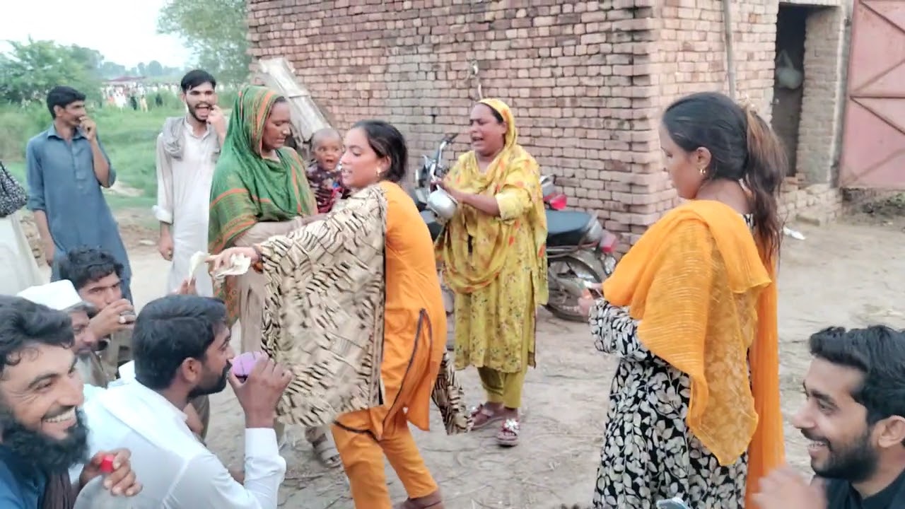 Gadhvi wali ka superhit dance Kamal ka mukabala 