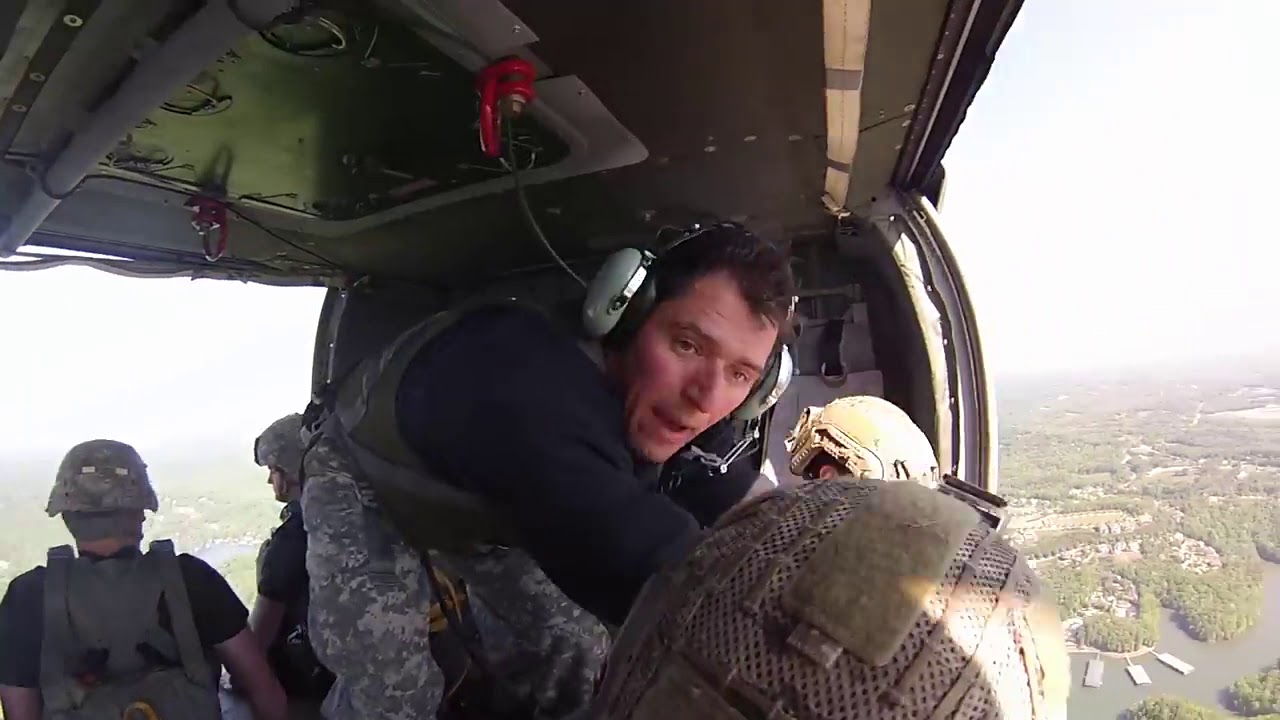 U.S. ARMY RANGER WATER JUMP from Airborne - YouTube