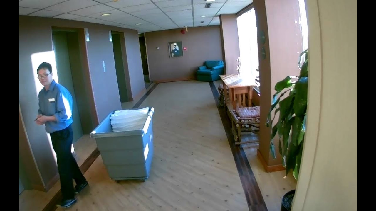 FD8136 1MP Mini Dome Elevator Hallway Application