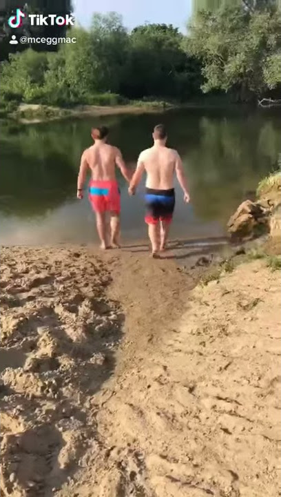 Better lovestory than Twilight