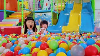 Belajar Warna dan Bermain Bola Perosotan Slide - Playground Anak Warna Warni