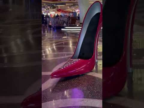 Video: Cosmopolitan Hotel Las Vegas-da Gizli Pizza Məkanı