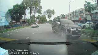 Brainless Driver's JXU7517 (Rear Cam) Luckily back car manage stop behind me.