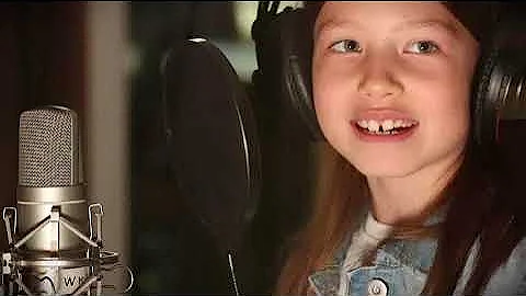 Nina chante "hallelujah" au Studio du Lac