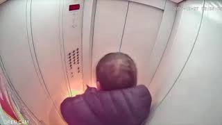Видео Как НЕнужно себя вести при пожаре в застрявшем лифте, пожар  это опаснее чем падение лифта