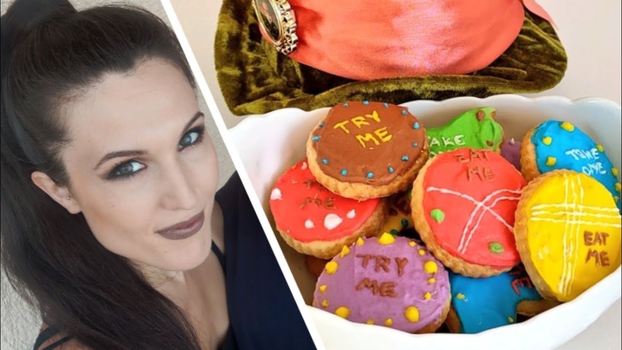 La Cueasyne Eat Me Les Biscuits D Alice Au Pays Des Merveilles Youtube