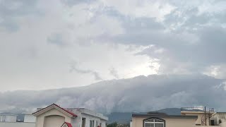 Massive storm cloud above a mountain ⛈.