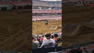 Gravedigger nose wheelie #gravedigger#finals  #monsterjam #fyp