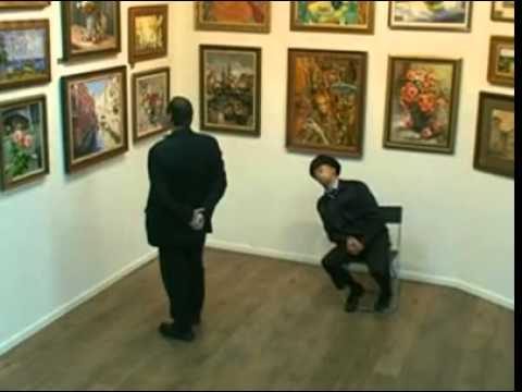 Охранник в музее Охранник в музее