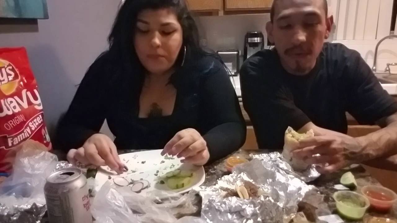 Late-night tacos with my vato /MUKBANG