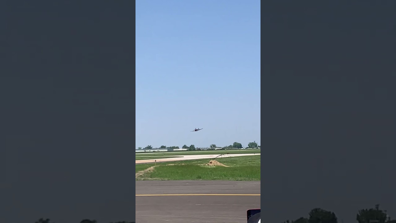 P40 kitty hawk WW2 airplane