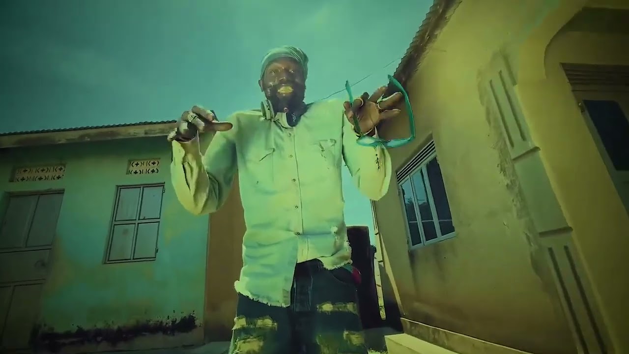 ATAASA KING JAHFIRE VISUALIZER