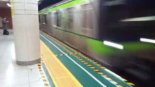 都営地下鉄新宿線急行通過