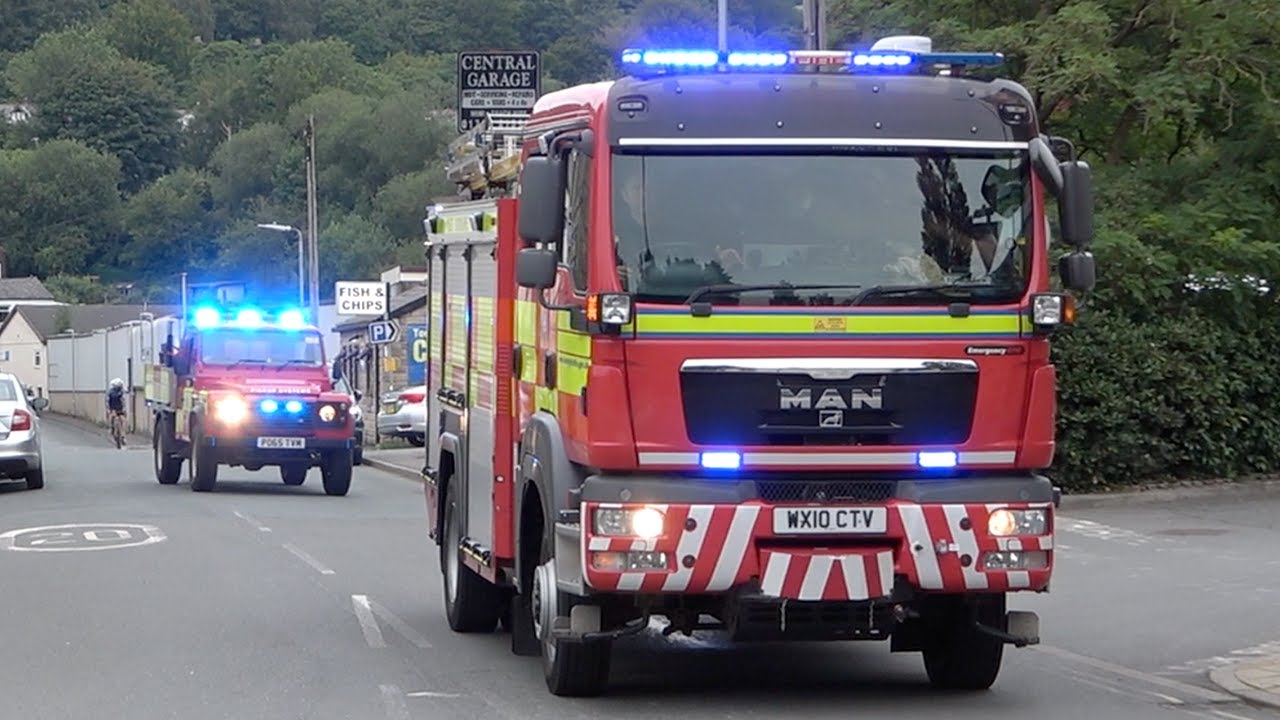 Todmorden 4X4 MAN Pump & Land Rover Wild Fire Unit Turnout West