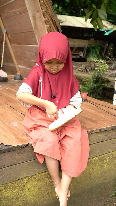 WORKING ON SANDAL THIEF