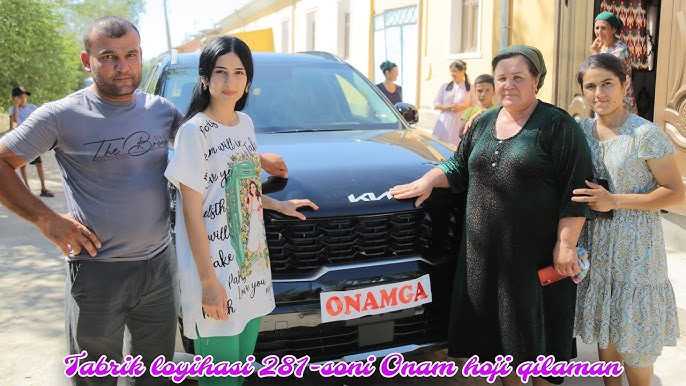 Qattiq külotli ayol bilan porno Dushda yalangoch sportchilar