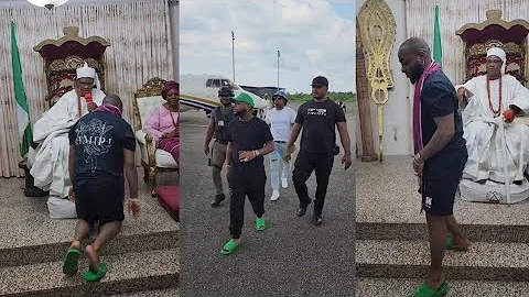 Davido Visit Osemawe Of Ondo Kingdom & Spray Money At Concert In Ondo